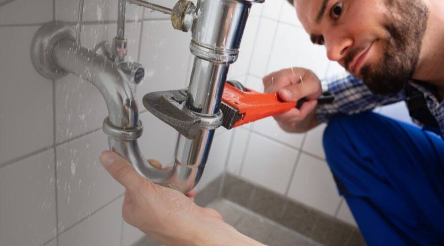 Professional same day plumber services in Laredo, TX